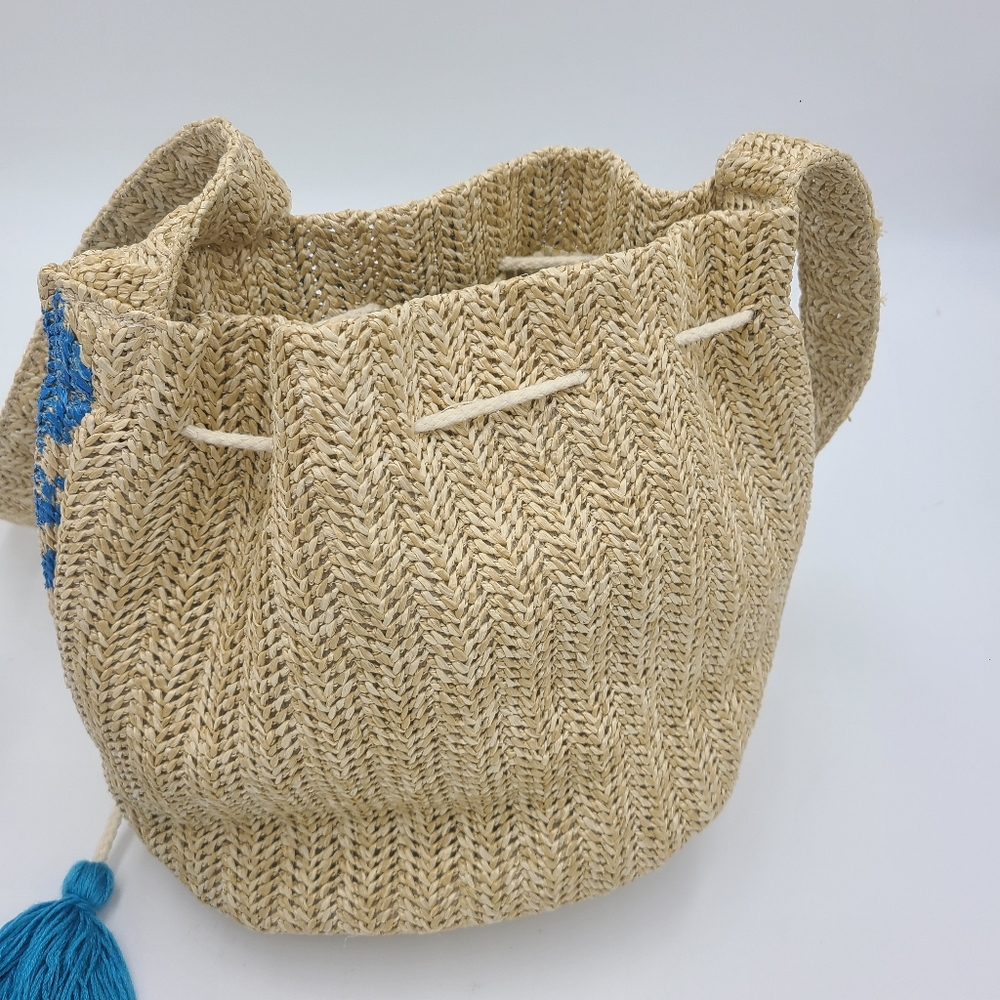 Most Wanted USA Bucket Style Bag NWT - Picture 2 of 12